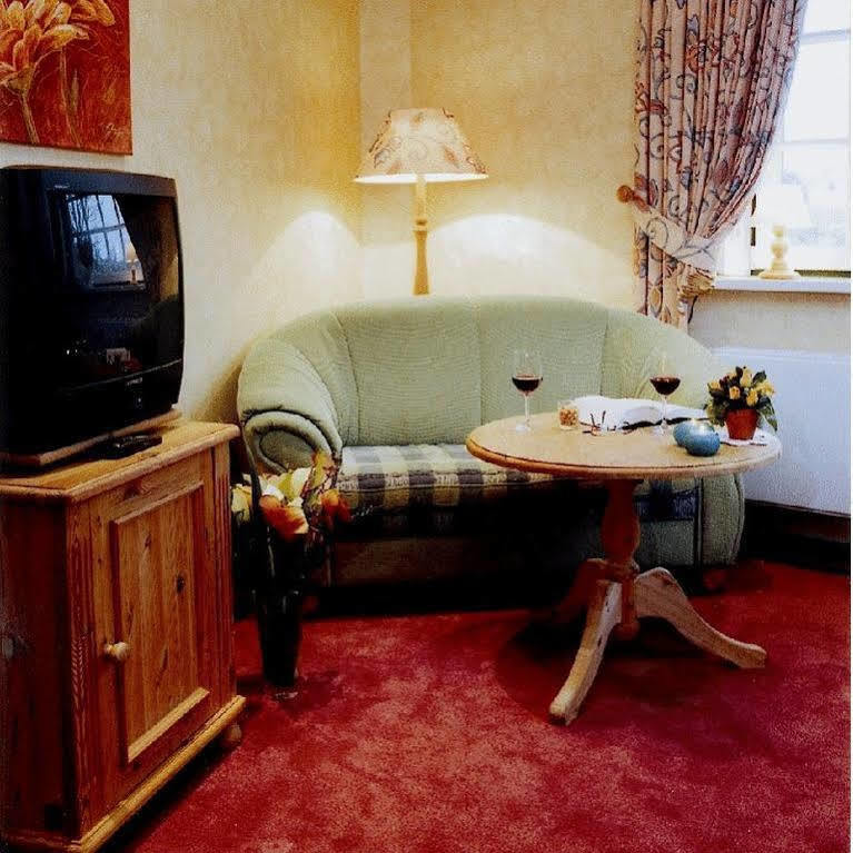 Hotel Am Steendamm Ойтен Екстериор снимка